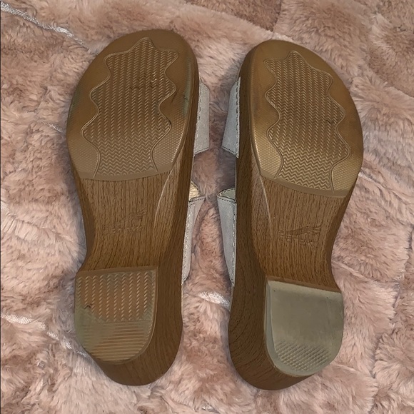 Dansko Sophie ivory gold sandals - Picture 5 of 5